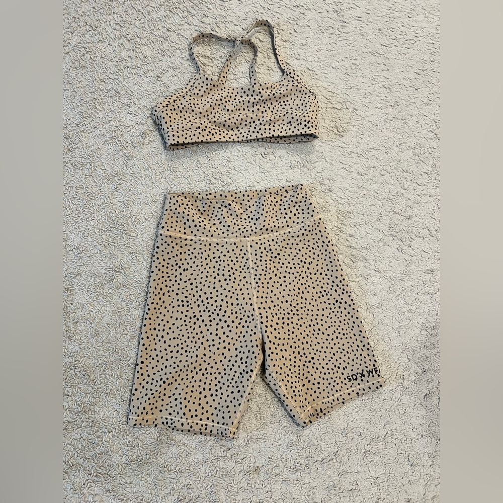 White fox // Sarah’s day collab work out set in the tan speckled print (size m)